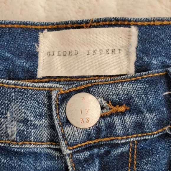 Gilded Intent Frayed Stretch Denim Shorts - Picture 4 of 11